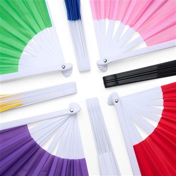 Leque com estrutura Plástica